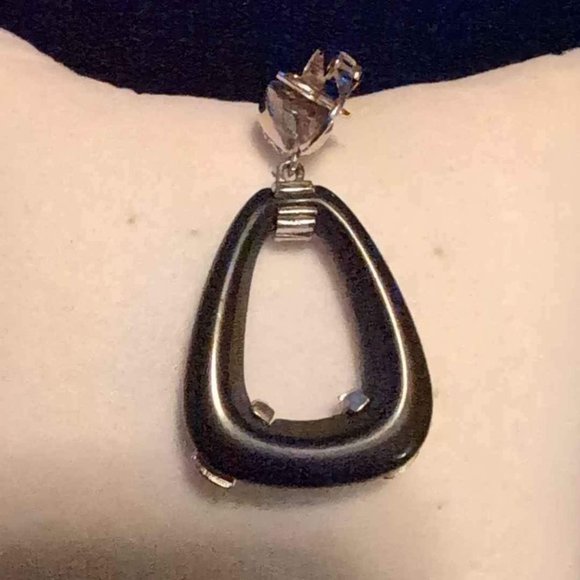 Vintage Rhinestone and Black Drop Clip Earrings - Picture 7 of 10